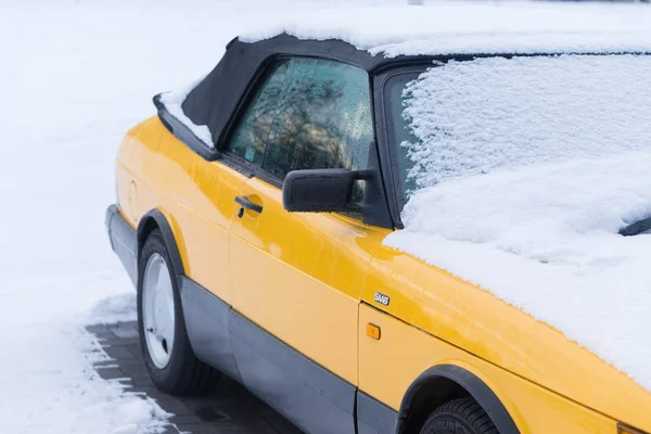 Yellow Saab car — Stock Photo, Image