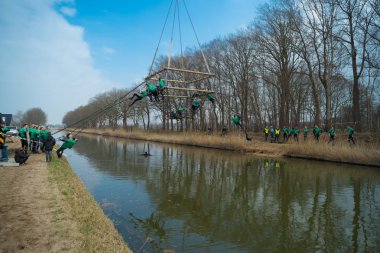 Hollanda'da çalıştırmak hayatta kalma