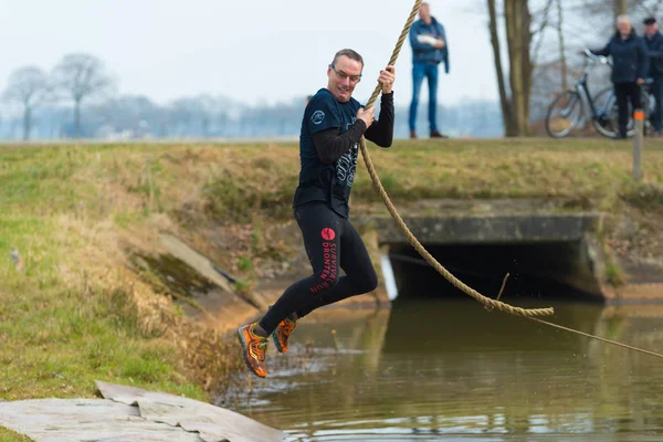 Survival Run in den Niederlanden — Stockfoto