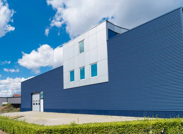Modern industrial building — Stock Photo, Image