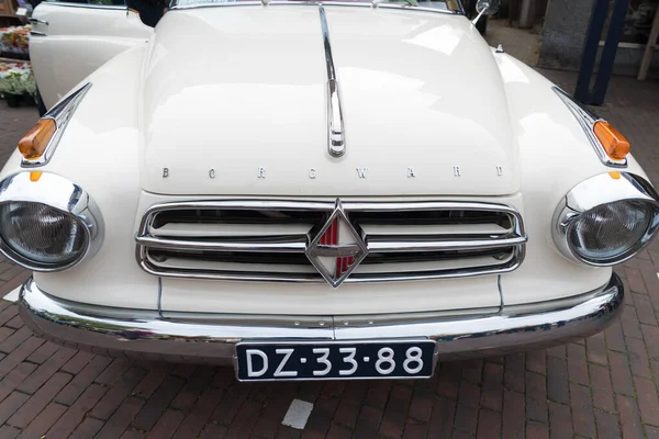 Usselo Нидерланды Октября 2018 Вид Спереди Старинного Автомобиля Borgward Isabella — стоковое фото