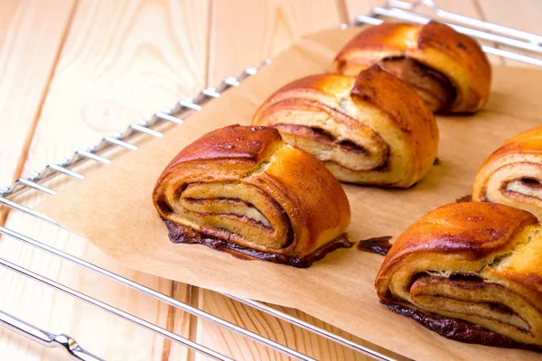 Fresh and Fragrant Cinnamon Buns. — Stock Photo, Image