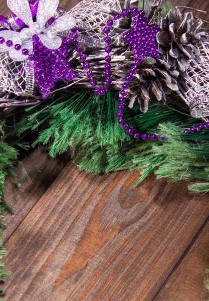 Corona de Navidad Conos de abeto navideño Estrellas Arcos Guirnalda Magic Deco — Foto de Stock