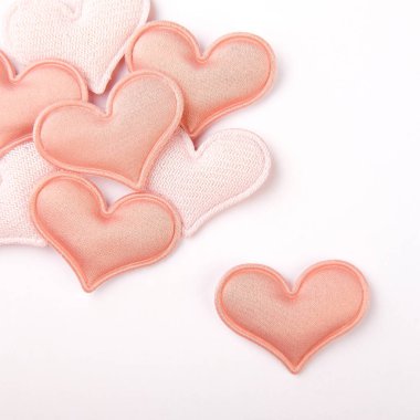 Yaratıcılık için yamalar. Mağazada ürün sunumu