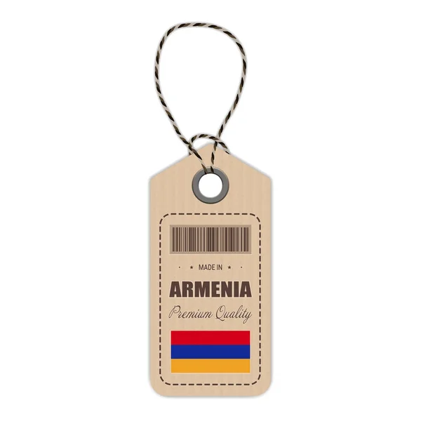 Cuelgue la etiqueta hecha en Armenia con icono de la bandera aislado sobre un fondo blanco. Ilustración vectorial . — Vector de stock