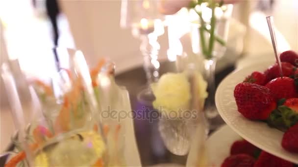 Fish snacks, wedding decoration, strawberry, wedding decoration, shrimps — Stock Video
