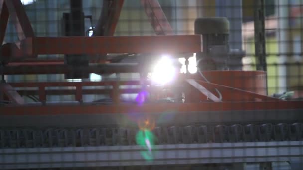 Vervaardiging van keramische tegels, Automated lijn voor de productie van keramische tegels, Indors — Stockvideo