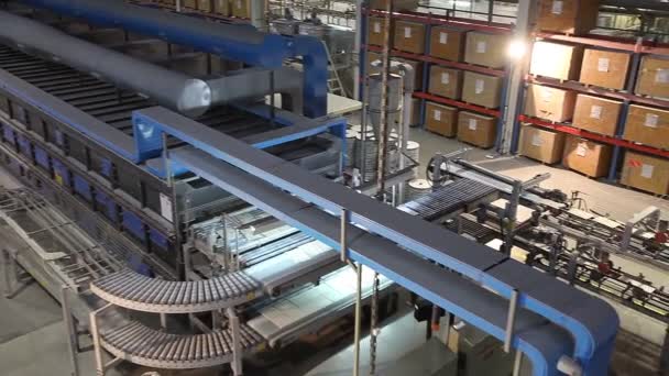 Industriële interieur, productie van keramische tegels, moderne fabriek interieur, transportband, tijd ronden — Stockvideo