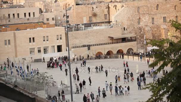 Jerusalem, Västra muren och kupolen av vagga, Israel flagga, allmän plan, Timelapse — Stockvideo