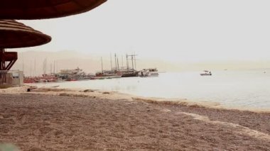 Beach, plaj, iyi bir hava, tropikal iklim arka plan üzerinde gemi