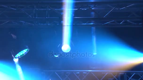 Stage lights at the concert with fog, Stage lights on a console, Lighting the concert stage, entertainment concert lighting on stage — Stock Video