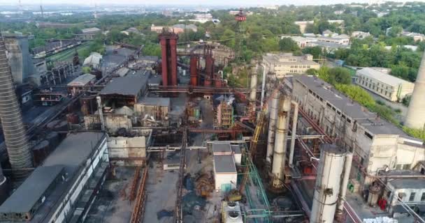 Area industriale vista dall'alto, Vista dell'oggetto industriale, Cortile di fabbrica, Vista aerea, Fumo e incendio, inquinamento ambientale, inquinamento ambientale, disastro ecologico, vista panoramica, 4K — Video Stock