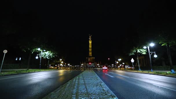 Zona y autopista frente a la Columna de la Victoria en Berlín, vista panorámica de la Columna de la Victoria, Siegessaule, Berlín, octubre 2017 — Vídeo de stock