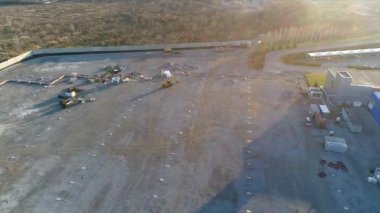 Hava, şantiye, metal yapı, inşaat makinaları, inşaat hava görünümünü büyük bir bitki veya fabrika, Sanayi Dış, panoramik görünümünün İnşaat