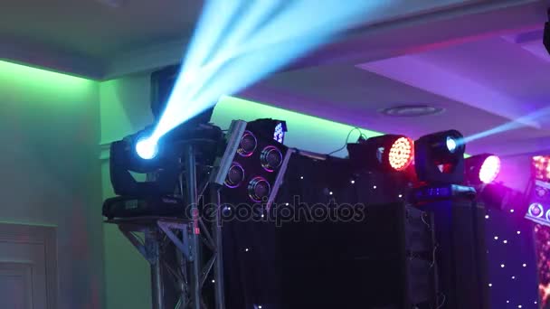 Stage lights at the concert with fog, Stage lights on a console, Lighting the concert stage, entertainment concert lighting on stage, new year party, christmas, new year holidays — Stock Video