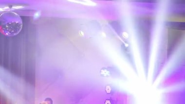 Sahne ışıkları sis ile konser, bir konsol, aydınlatma konser sahne, Sahne Alanı'nda aydınlatma eğlence konser sahne ışıkları