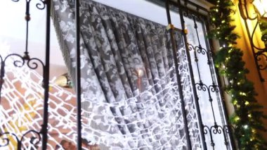 Noel, Noel dekorasyon, Restoran faade, parlayan ışıklar, dışında vitray, yeni yıl süslemeleri, yeni yıl 2018 restoranda dış