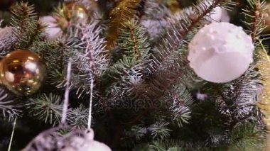 Noel ağacı ışıkları. Noel ağacı, garland bir yeni yıl üzerinde yanıp sönen ışıklar, Noel ışıkları. Bulanıklık yeni yıl süslemeleri