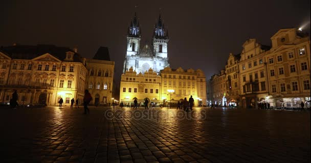 全体表示教会、タイムラプス、starom に向かって旧広場中央広場プラハ、プラハ城、旧市街、広角ビュー下部のポイント、プラハから 2017 年 10 月 — ストック動画