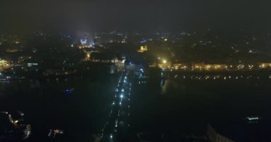 Prag, eski şehir için hava panoramik görünümü ve Charles Köprüsü, gece şehrin, Prag ışıkları gece Panoraması