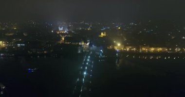 Prag gece panorama, panoramik görünümüne eski şehir Meydanı, hava gece şehrin, Prag ışıkları
