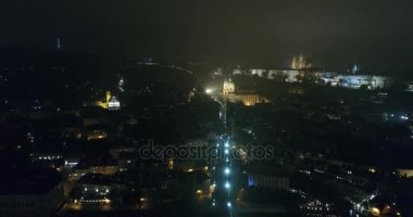 Prag gece panorama, panoramik görünümüne eski şehir Meydanı, hava gece şehrin, Prag ışıkları