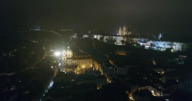 Prag gece panorama, panoramik görünümüne eski şehir Meydanı, hava gece şehrin, Prag ışıkları