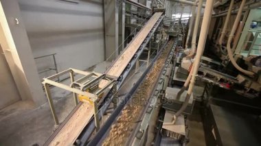 Konveyör bant ve fabrika, Seramik fabrika donanımları, konveyör, sanayi iç, hammadde konveyör taşıma kil sanat eseri