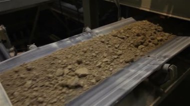 Konveyör bant ve fabrika, Seramik fabrika donanımları, konveyör, sanayi iç, hammadde konveyör taşıma kil sanat eseri