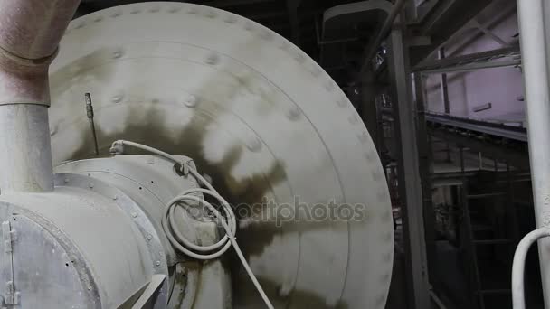 Fabricants de carreaux de céramique, préparation de l'argile, usine moderne, nouvelle usine, production, équipement d'usine — Video