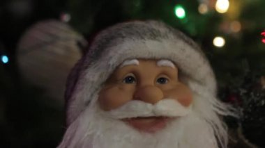 Yeni yıl oyuncak, Noel Baba, elektrik garland ışımalar Noel ağacı, Noel oyuncaklar Noel ağacı, yakın çekim yakın: