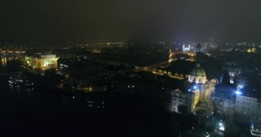 Prag gece panorama, panoramik görünümüne eski şehir Meydanı, hava gece şehrin, Prag ışıkları
