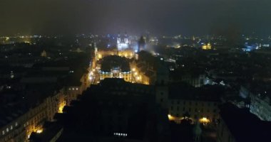 Prag gece panorama, panoramik hava eski kasaba, gece şehrin ışıkları