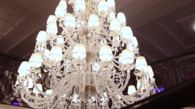 büyük güzel vintage avize, klasik avize, güzel dekorasyon