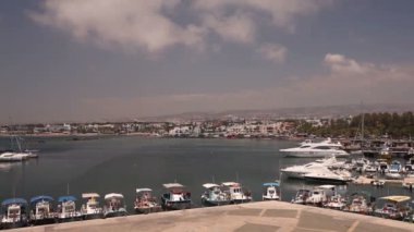 Kıbrıs, Yunanistan, tekneler ve balıkçı tekneleri limanındaki balıkçı tekneleri rıhtımın, Otopark tekne zevk, bir dizi bağlantı noktası, Panorama, üst bölümünde, turizm rıhtımın tekne park Balık tutma