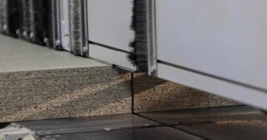 Sanayi iç, mobilya fabrikası, mobilya imalatı, sunta, Mdf, sunta kesme, otomatik hat, ağaç işleme makinesi sürecinin kesme biçimi makine