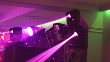 Sahne ışıkları sis ile konser, bir konsol, aydınlatma konser sahne, Sahne Alanı'nda aydınlatma eğlence konser sahne ışıkları