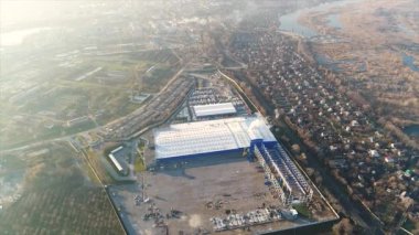 İnşaat büyük fabrika, Sanayi Dış, panoramik hava. İnşaat alanında, metal yapı. İnşaat Makinaları, inşaat havadan görünümü