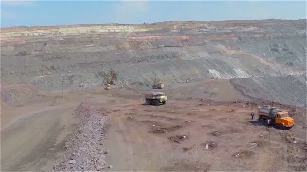 Quarry panorama, Career panorama overall plan, Industrial exterior, People work in a career — Stock Video