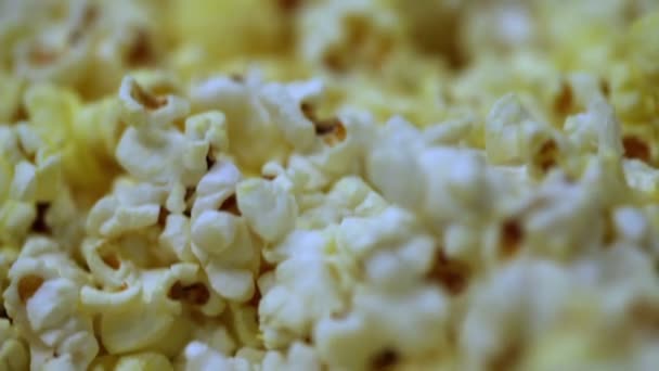 Délicieux fond de pop-corn. Macro shot d'une texture pop-corn de maïs salé et non salé 