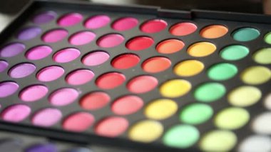 Kalıcı makyaj, renkli göz gölgeler paleti, makyaj, alan, sığ derinliği için renkli gölgeler dizi yakın çekim