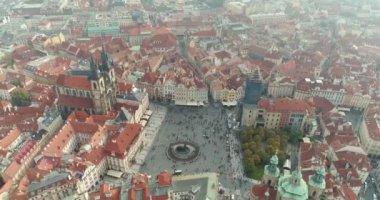 Prague Castle, hava üzerinde yukarıdan panoramik şehir, yukarıdan Prag, uçuş şehri, cityscape görüntüleyin ana sayfa görünümü, Vltava Nehri, Charles Köprüsü, Prag