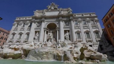 Palazzo Poli ve Trevi Fountain Roma, İtalya. Roma 'da popüler bir turizm merkezi
