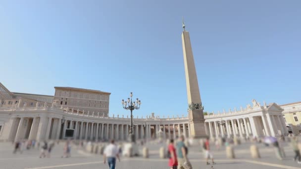 St. Peters Square plan general. Plaza de San Pedro mucha gente camina en la plaza. Italia, Roma, — Vídeos de Stock