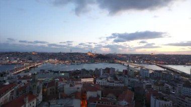 Galata Kulesi 'nden İstanbul' un geniş açılı görüntüsü. Hindi. 10 Nisan 2019