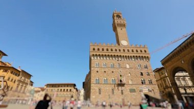 İtalya 'daki The Palazzo Vecchio Florence yakınlarındaki Neptune Çeşmesi. Floransa Belediye Binası. Signoria Meydanı