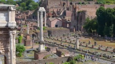 Roma 'daki Roma Forum' unda Julia Bazilikası. Antik Roma 'nın kalıntıları. Roma Forumu 'nun kalıntıları. Roma Forum Panoraması 'nda Julia Bazilikası