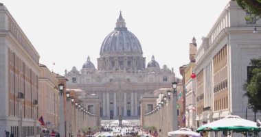 Vatikan 'daki Aziz Peter Bazilikası. Roma 'nın merkezi Vatikan' daki Katedral Bazilikası. Aziz Peters Bazilikası.