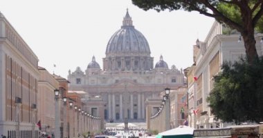 Vatikan 'daki Aziz Peter Bazilikası. Roma 'nın merkezi Vatikan' daki Katedral Bazilikası. Aziz Peters Bazilikası.