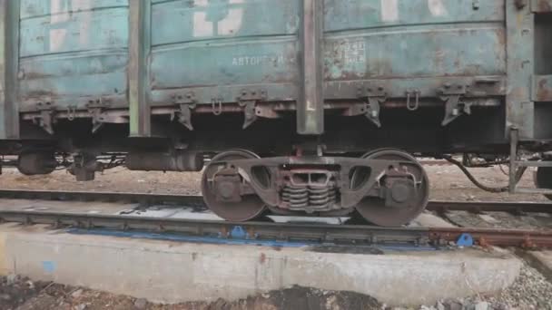 Wagon weighing equipment close-up, Wagon wheelset close up. — Stock Video